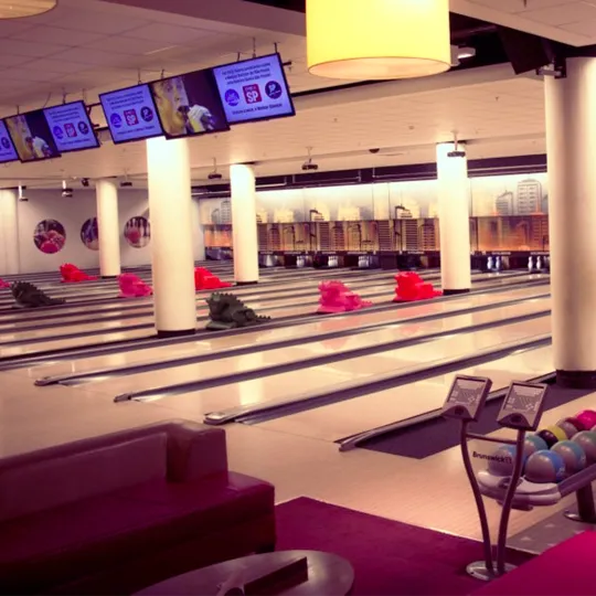 Villa Bowling West Plaza